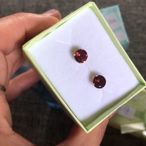 Jewelry - New 14K White Gold Garnet Earrings with COA